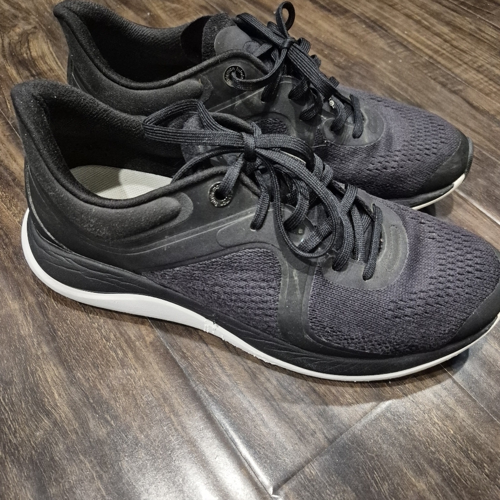 Lululemon Chargefeel Low Women's Workout Shoe Black/White Size 10